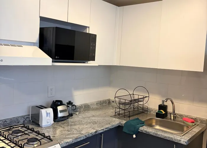 Privada Con Bano Privado Se Comparten Areas Comunes * Mexico City